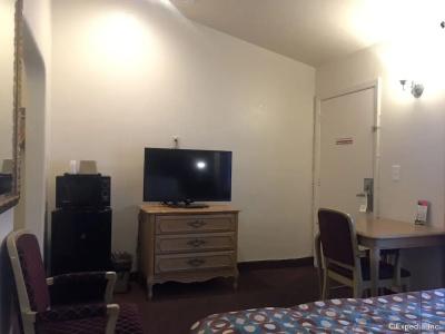 Anaheim Discovery Inn and Suites - 48