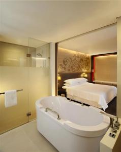 Four Points by Sheraton Bangkok, Sukhumvit 15 - SHA Certified - 17