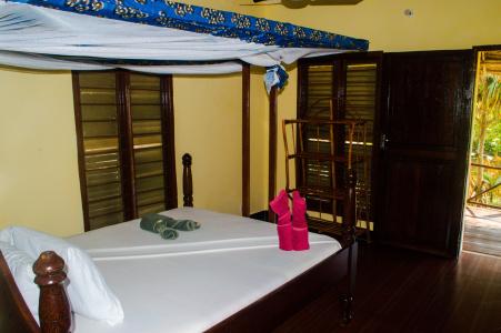 Zanzi Rest Bungalow - 52
