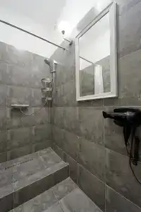 Hello Inn - 24