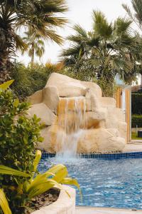 Dubai Marine Beach Resort & Spa - 11
