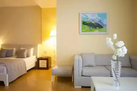 Ilk Inn - 103