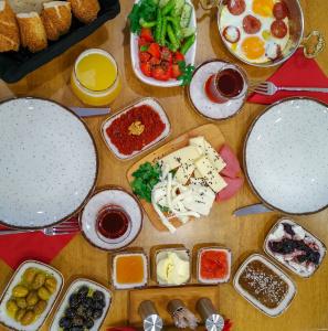 Royan Suites - 8