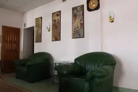 У домика Петра - 8