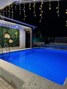 Вилла Дом с бассейном - 0