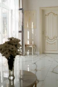 Silver House - 124