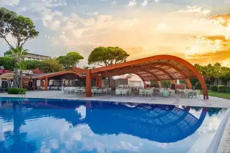 Cornelia De Luxe Resort - 3
