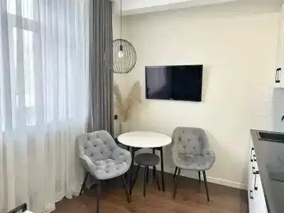 в центре - 7
