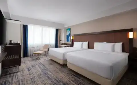Courtyard by Marriott - 8