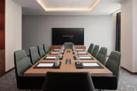 Courtyard By Marriott - 46