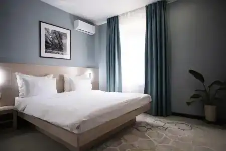 Resident Delux - 3