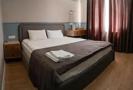 b&b - 4