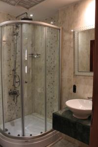 White Garden-Adult Only - 39