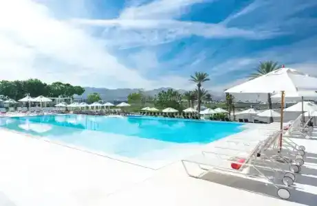 Crowne Plaza Muscat, An Ihg - 11