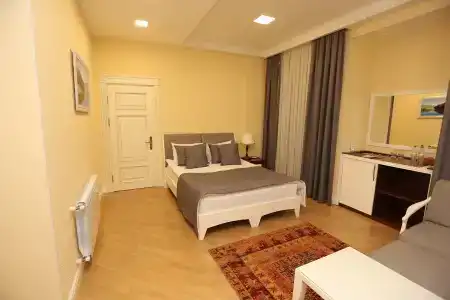 Ilk Inn - 99