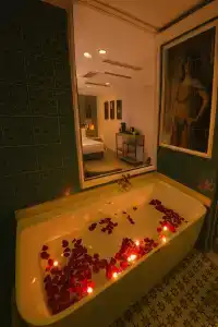 Emagine - 6