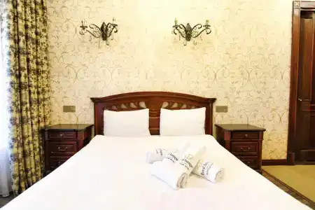 Royal Antique - 96