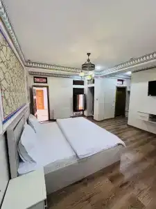 Shakhina - 30