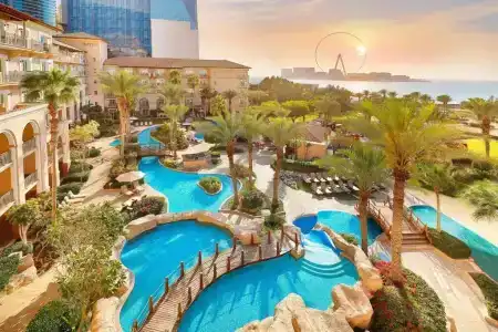 The Ritz-Carlton - 10
