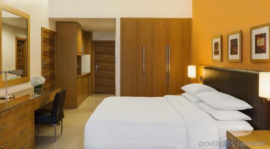 Four Points by Sheraton Downtown Dubai - 40