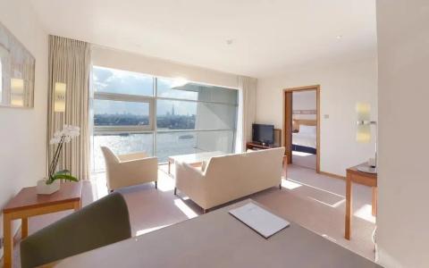 Canary Riverside Plaza - 45