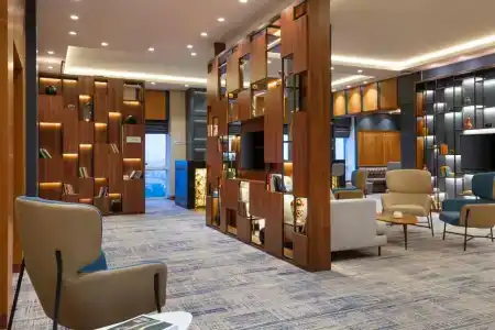 Courtyard by Marriott - 4