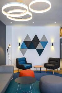 Holiday Inn Express Almaty - 10