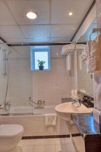 Pearl Marina Apartment - 22
