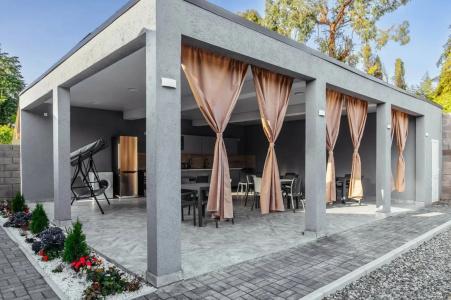 Grey House - 6