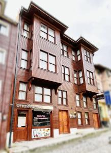 Qonaq & Suites - 0