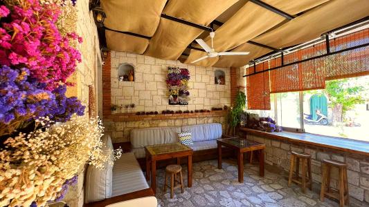 Alayaz Boutique - 2