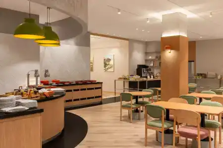 Holiday Inn Almaty - 9