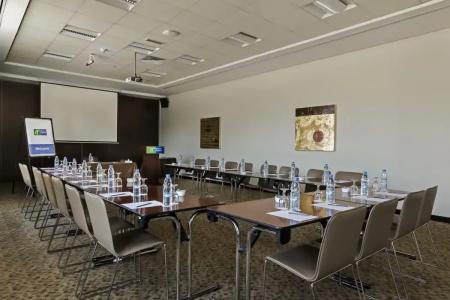 Holiday Inn Express Dubai Internet City, an IHG - 18