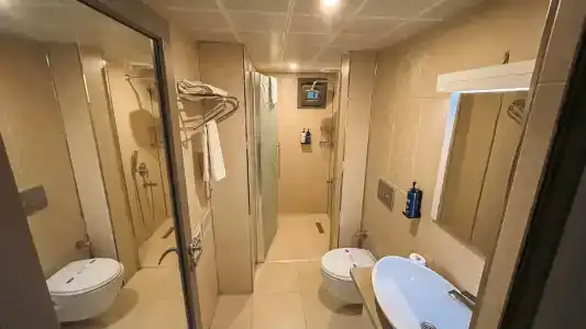 Devin Otel - 5