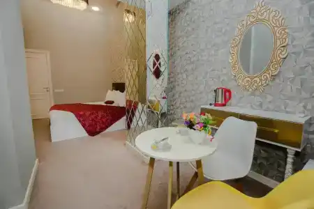 Dionis Boutique - 43