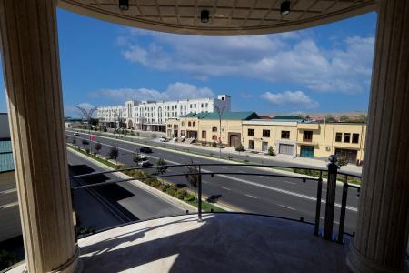 Amir Plaza - 49