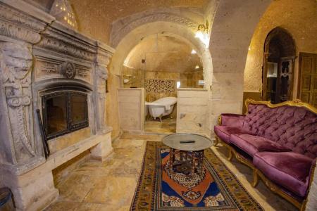 Royal Cave - 105
