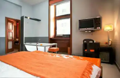 Orange - 32