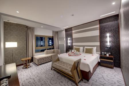 Metropolitan Dubai - 73