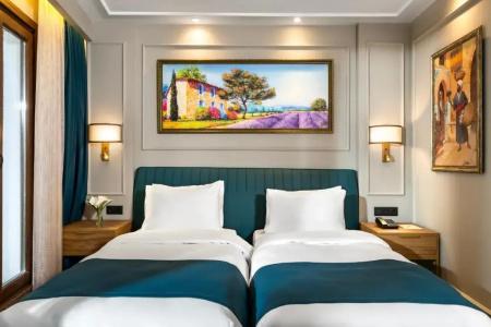 Royan Suites - 38