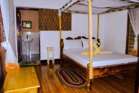 Zanzi Rest Bungalow - 13