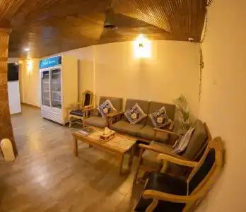 Perla Dhangethi - 5