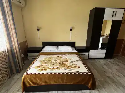 Три Дельфина - 82