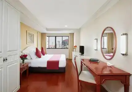 Centre Point Sukhumvit 10 - 10
