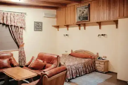 Tau-House - 47