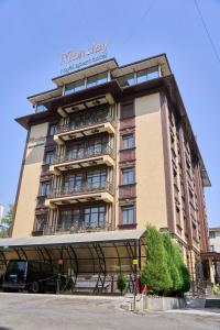 Royal Residence - 1