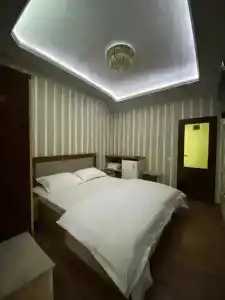 Hilton Plaza 777 - 9