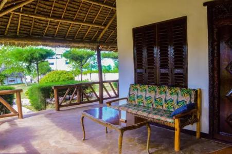 Zanzi Rest Bungalow - 3