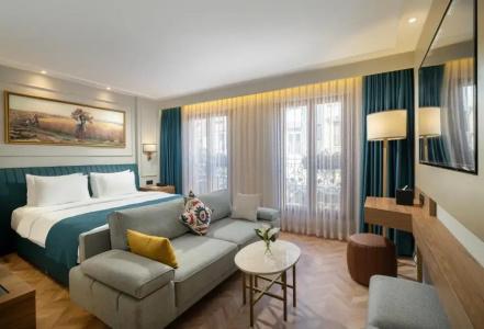Royan Suites - 33