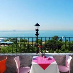 Seahouse Suites - 17